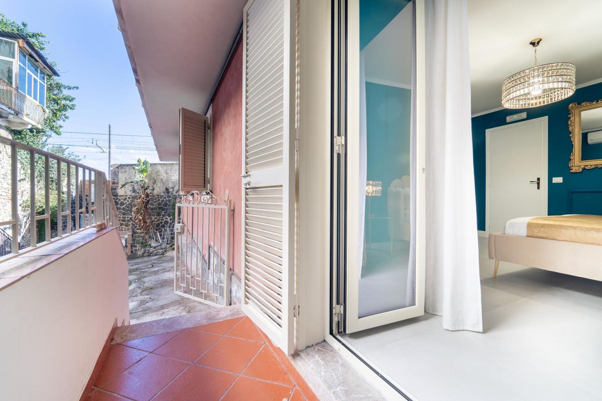 Johnny'S Suites Taormina Beach Bay Zewnętrze zdjęcie